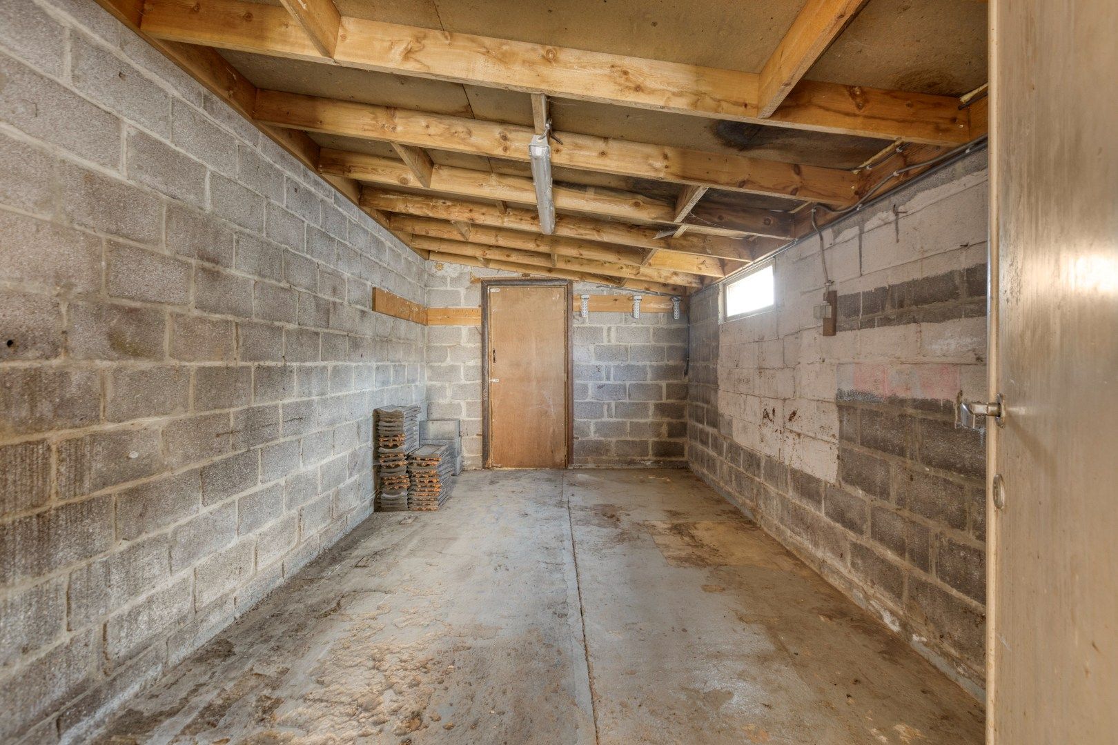 Gezellig ingerichte woning met hobbyruimte en tuin + toegang achterom foto 25