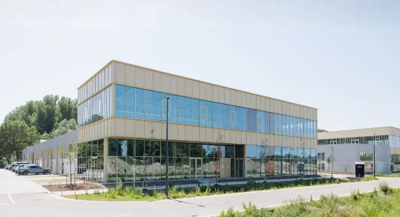 Drogenbos: Nieuwbouw kantoorruimte van 317 m² TE KOOP foto 2