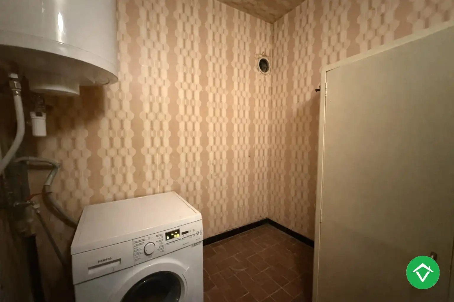 Appartement met twee slaapkamers, terras en autostaanplaats te Roeselare foto 13