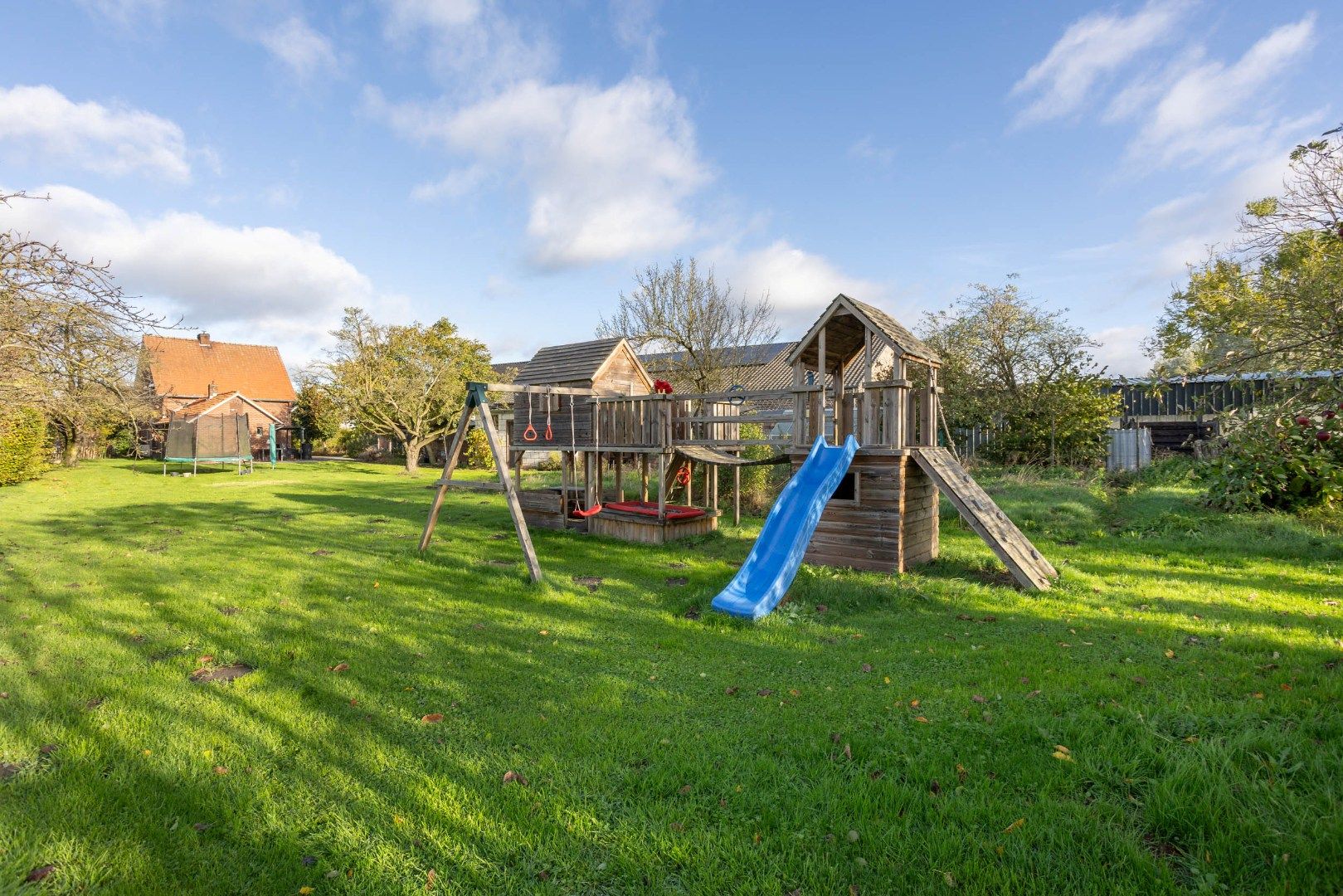 Vrijstaande woning met prachtige groene ligging te koop! foto 25