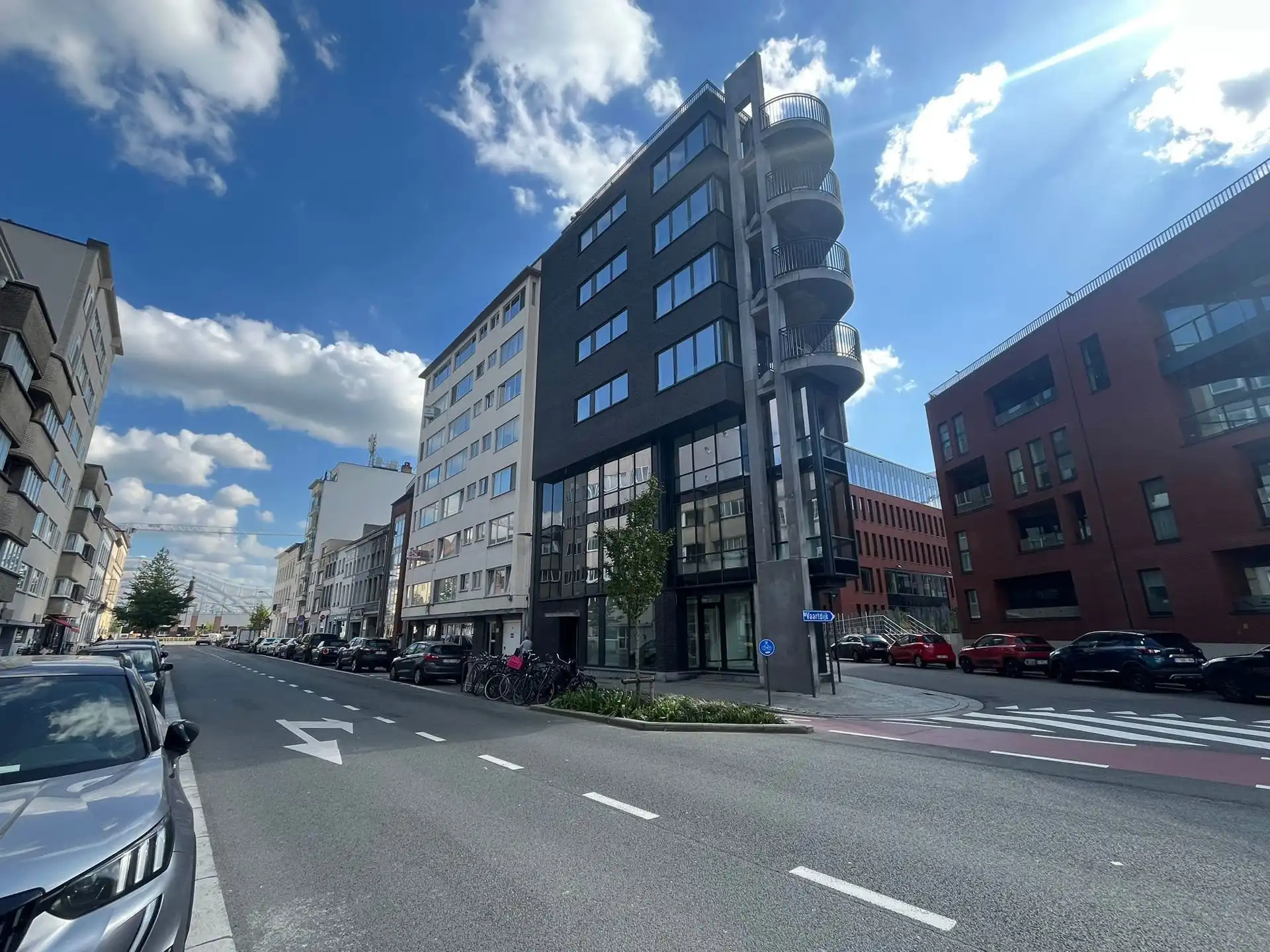 Kantoorruimte te koop in Mechelen - V1 foto {{pictureIndex}}