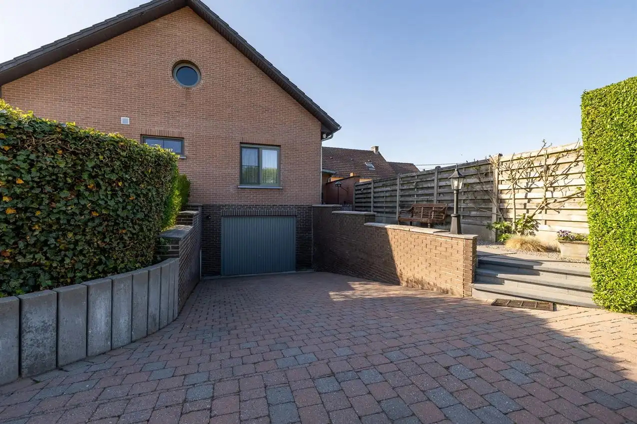 Gerenoveerde woning 3slk op rustige ligging foto 47