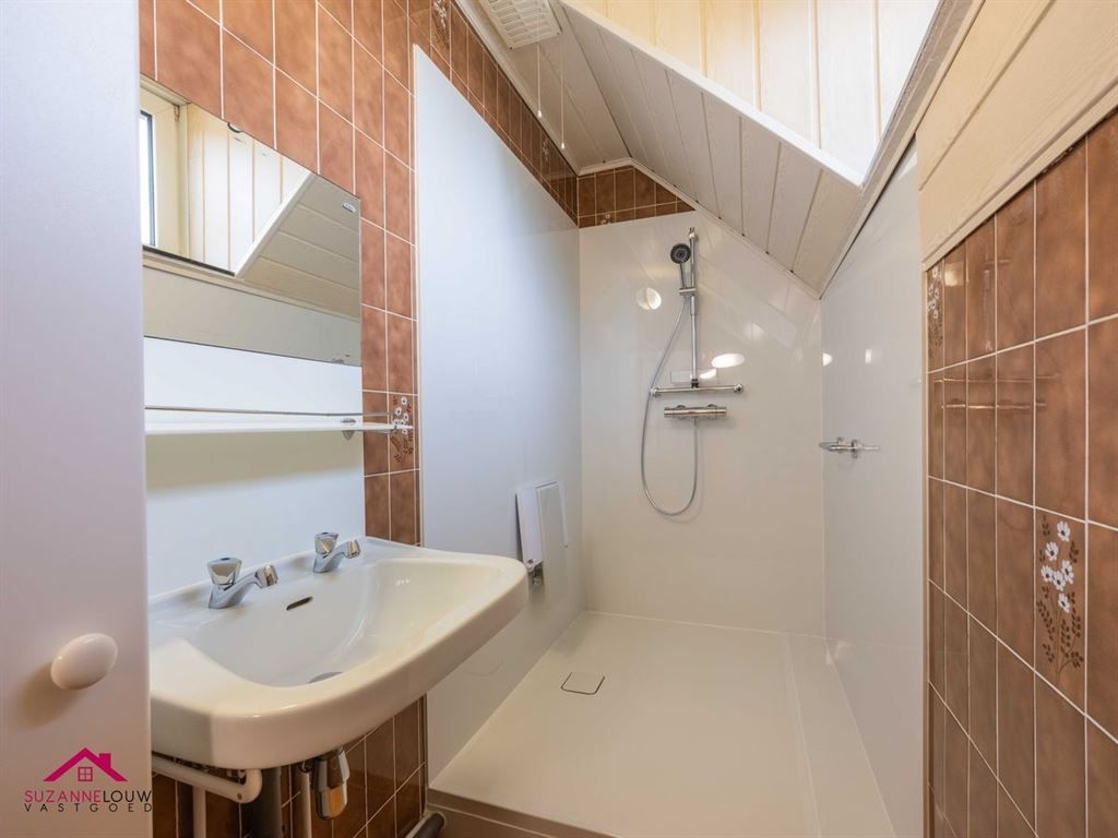 Zeer goed onderhouden vrijstaande woning foto 23