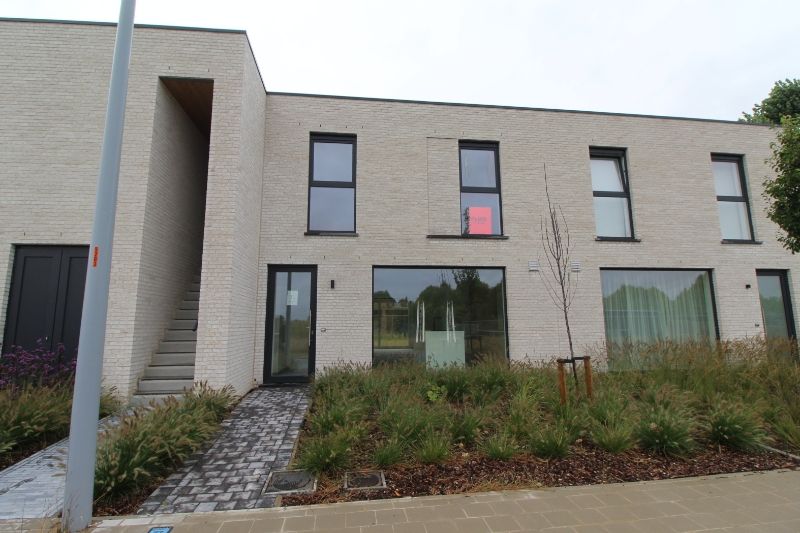 Zeer energiezuinige nieuwbouwwoning te Roeselare foto {{pictureIndex}}