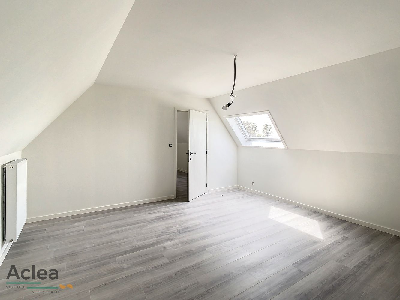 Prachtige nieuwbouw koppelwoning met 4 slpks foto 13