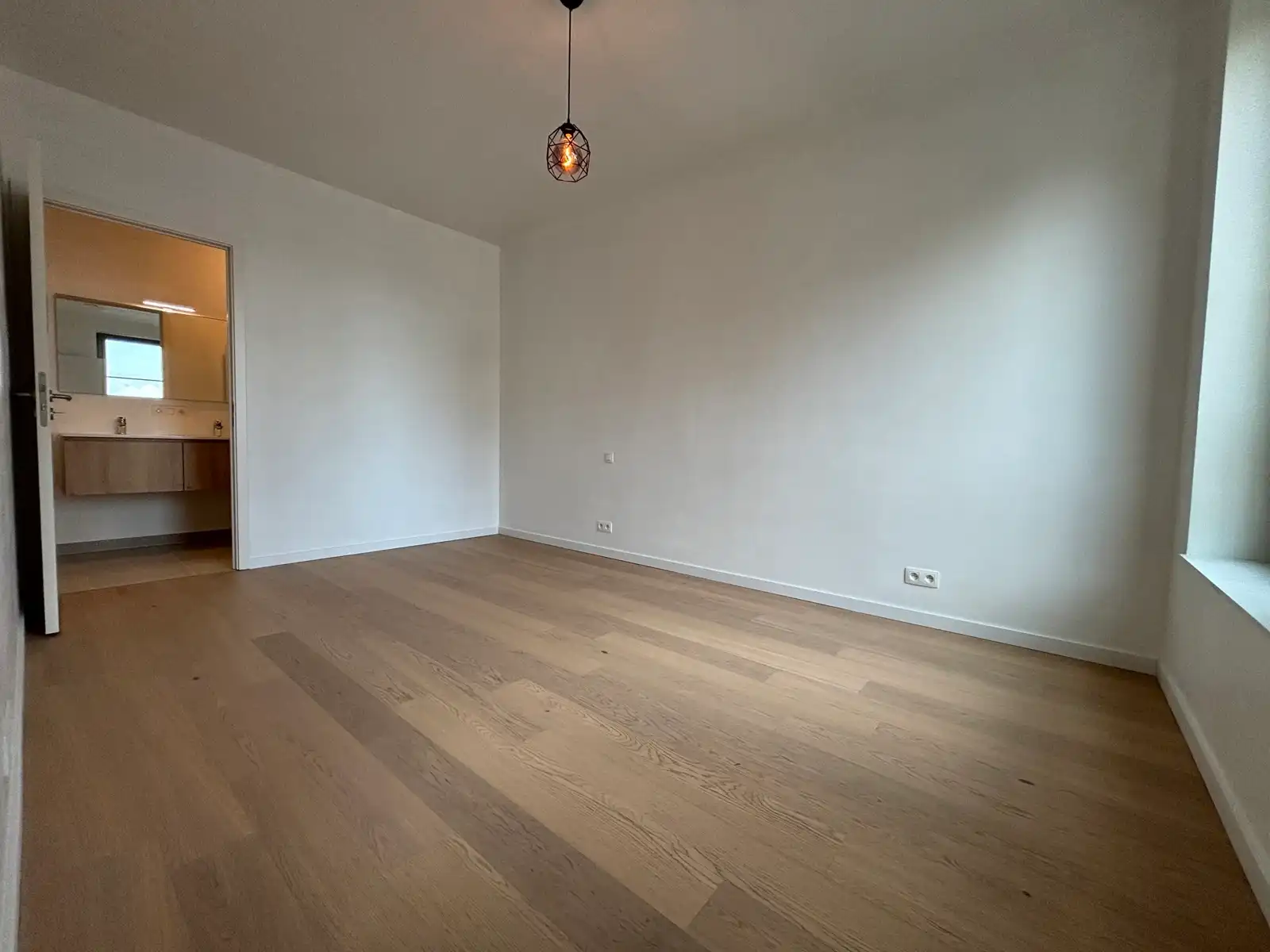 Stijlvol & energieneutraal wonen in hartje Deinze foto 9