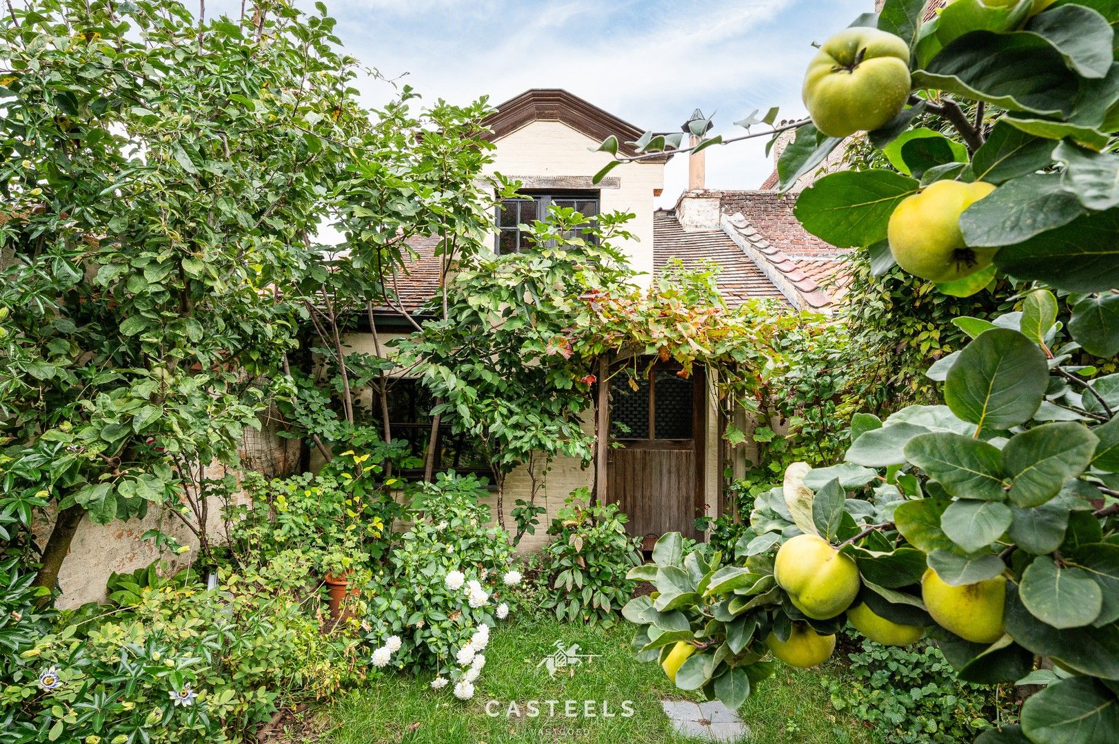 Charmante stadswoning te koop in hartje Brugge foto 3