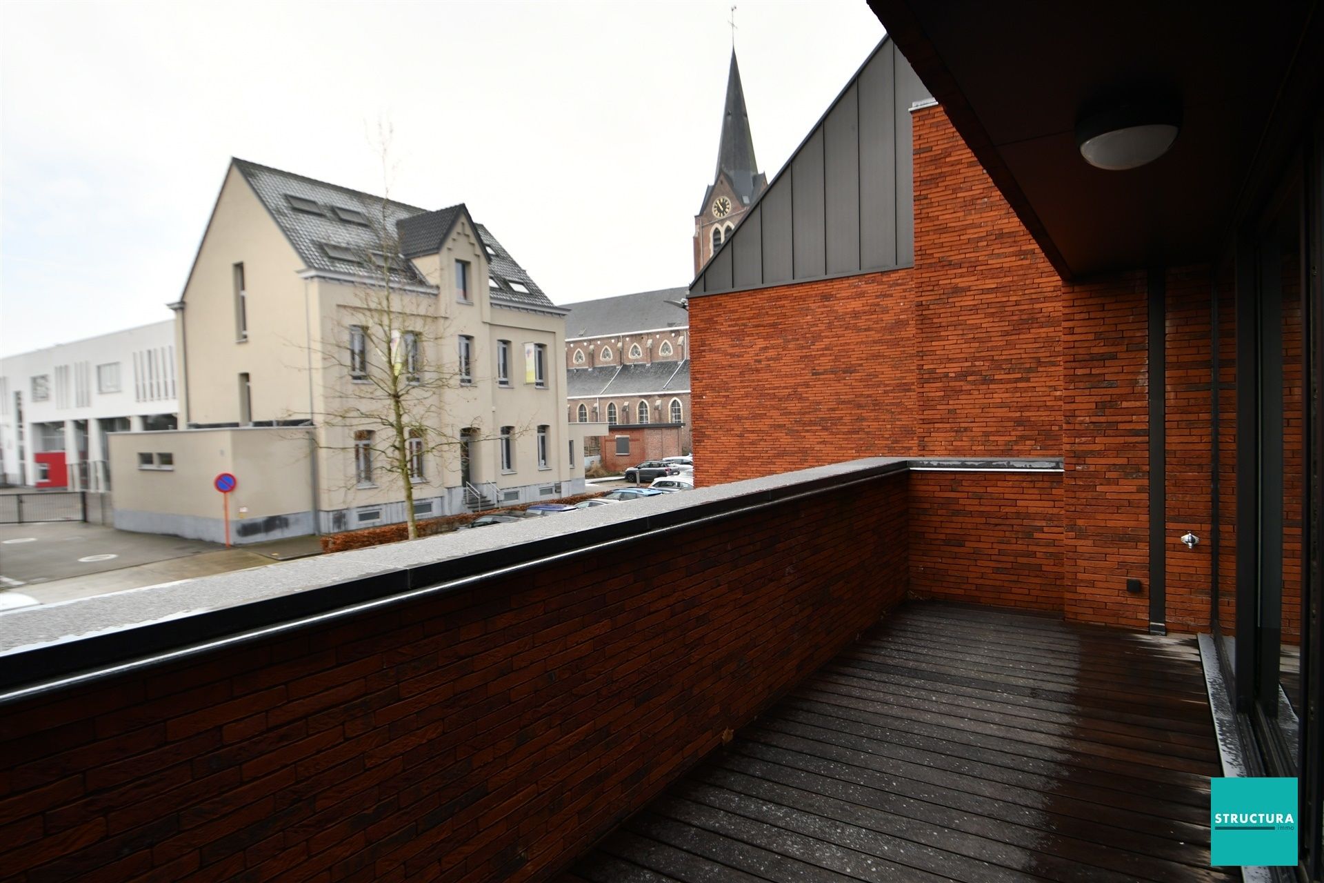 VOLZET- Appartement met groot terras en 2 slaapkamers foto 4