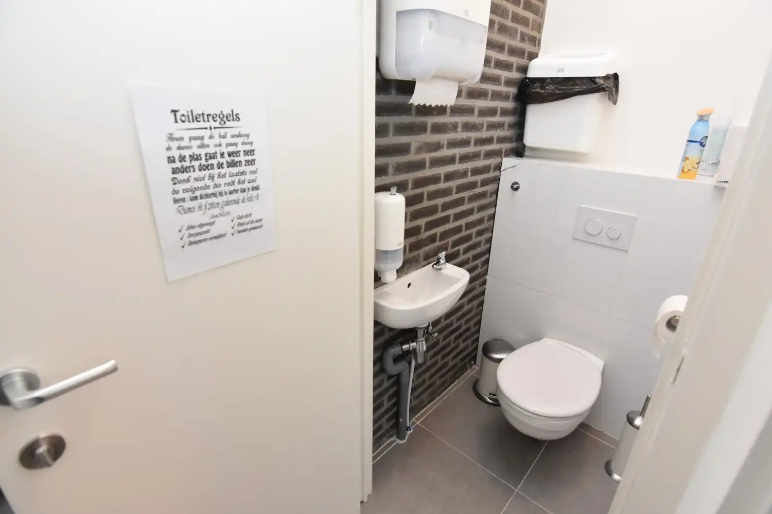 CENTRAAL GELEGEN KANTOORRUIMTE 110M2 foto 8