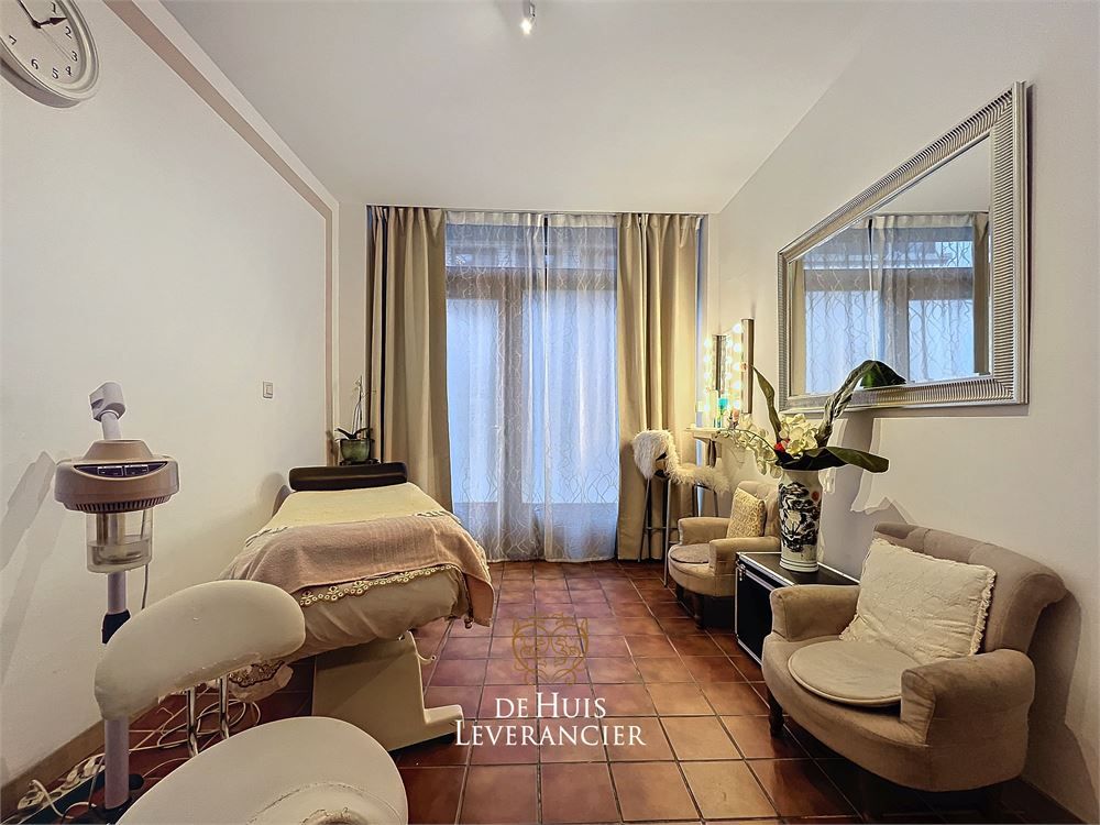 RUIME woning te koop (8 slpks, 2 badk) die ook perfect als tweewoonst kan dienen foto 52