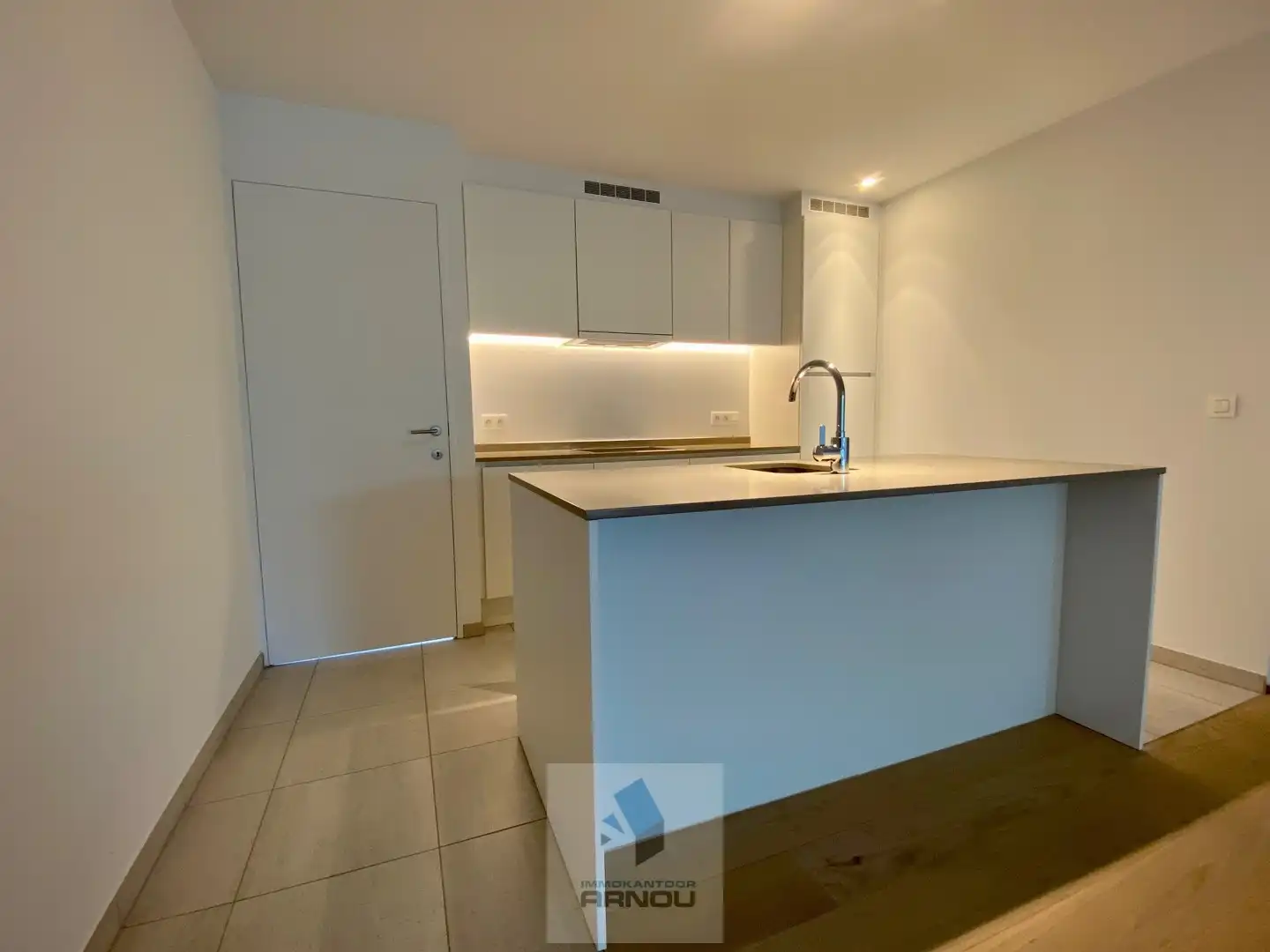 Prachtige loft met 2 slaapkamers, dressing en ruim overdekt terras foto 8