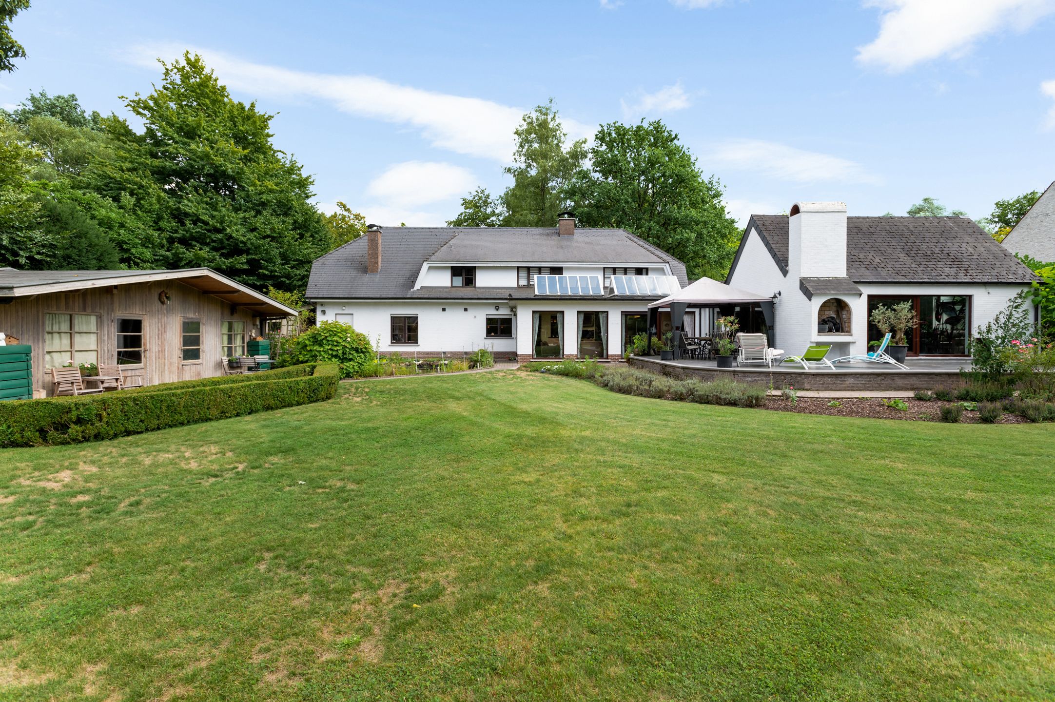 Villa met binnenzwembad en tennisterrein op toplocatie. foto 35