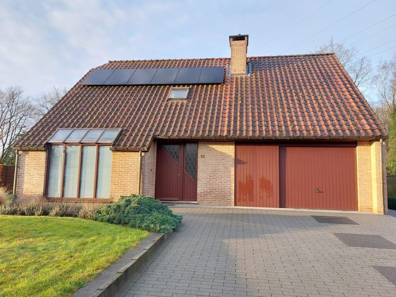 Rustig gelegen gerenoveerde woning op een mooi perceel (880 m²) vlakbij de natuur! foto {{pictureIndex}}