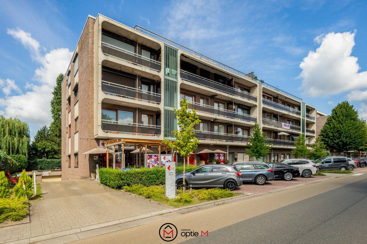 Lichtrijk appartement inclusief autostandplaats met zicht op groen foto 2
