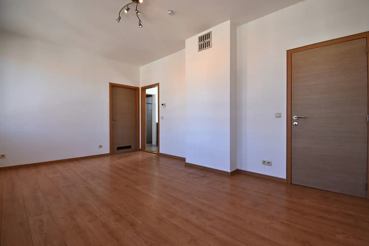 1 kamerappartement te huur in centrum Negenmanneke foto 3