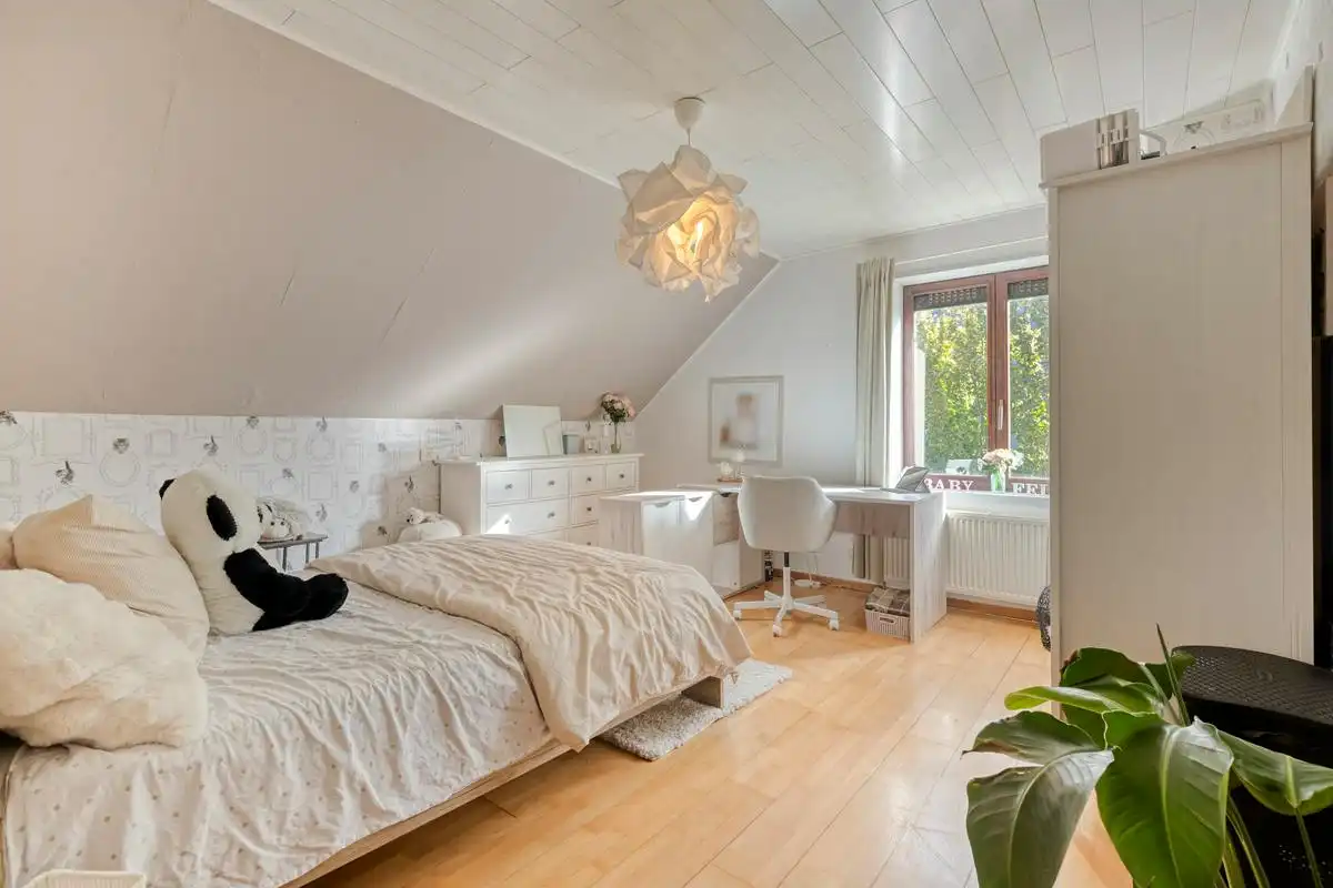 Instapklare villa te koop op een rustige ligging in Harelbeke! foto 14