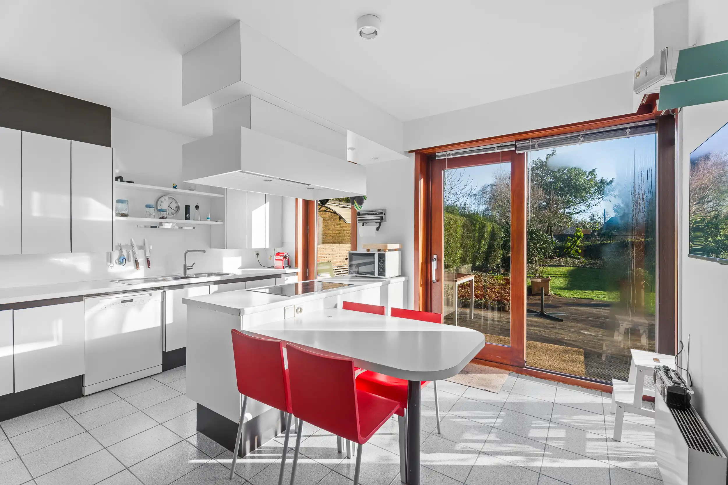 HOB met garage en tuin op toplocatie te Sint-Amandsberg foto 9