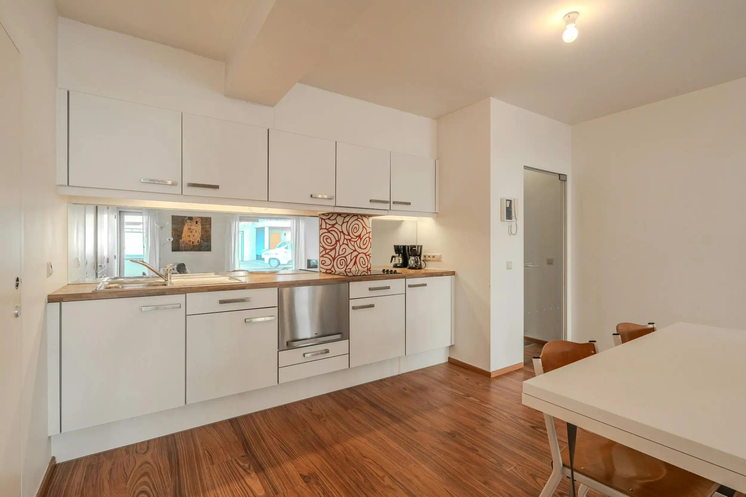 Instapklaar gelijkvloersappartement met één slaapkamer. foto 3