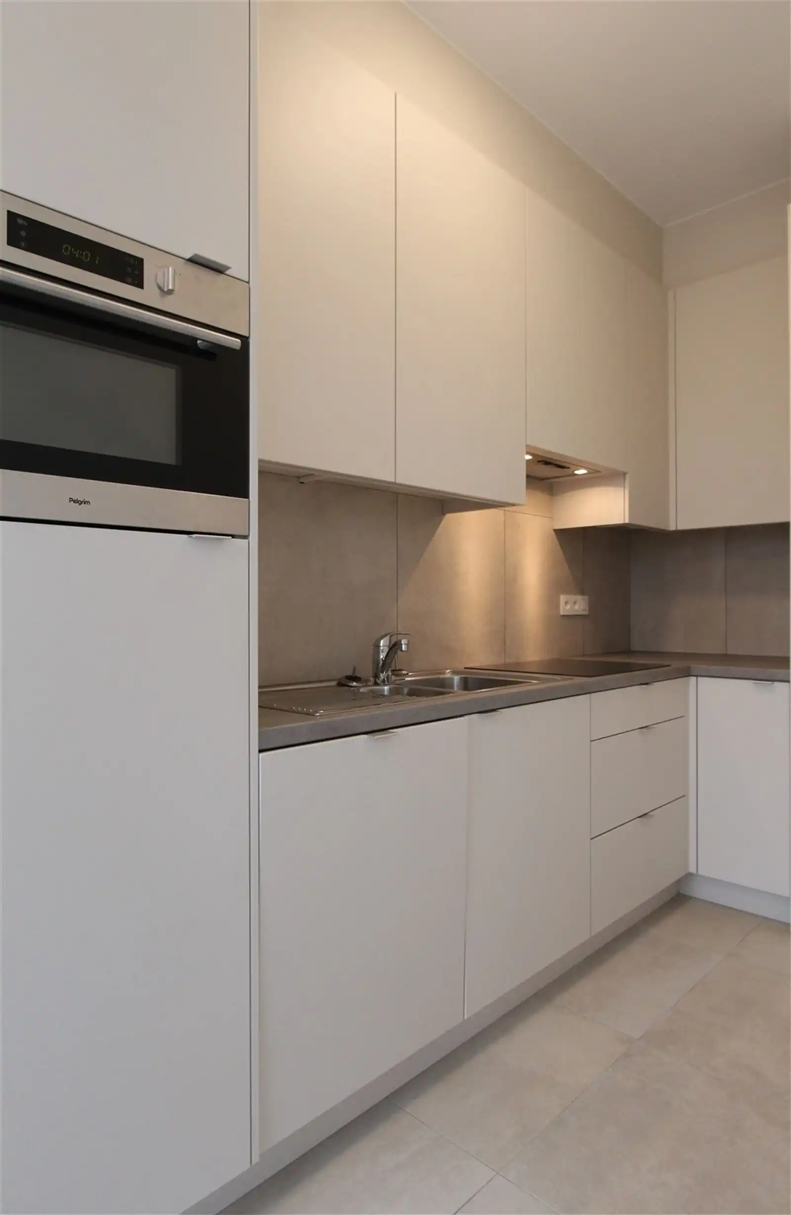 Ultralicht, trendy 1 SLPK appartement met prachtig zicht! foto 3