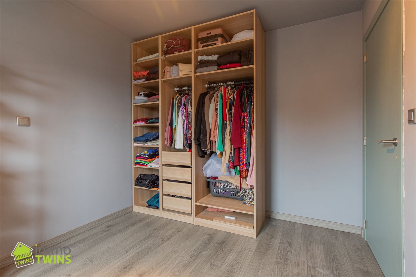 Ruime en lichtrijke gezinswoning met zonnige tuin en inpandige garage in Lebbeke foto 19