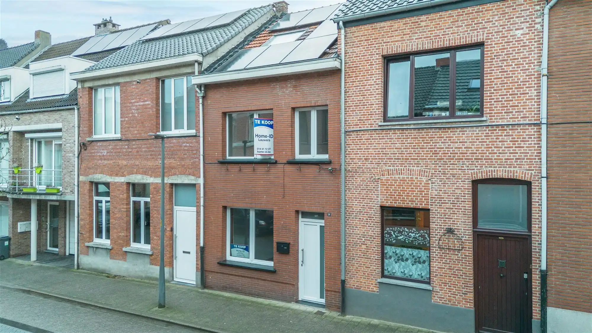 Gerenoveerde ruime gezinswoning met 4 slpks foto 35