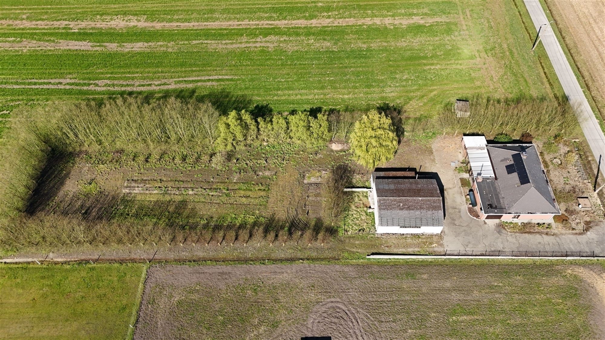 Op te frissen woning met loods te Koningshooikt foto 17