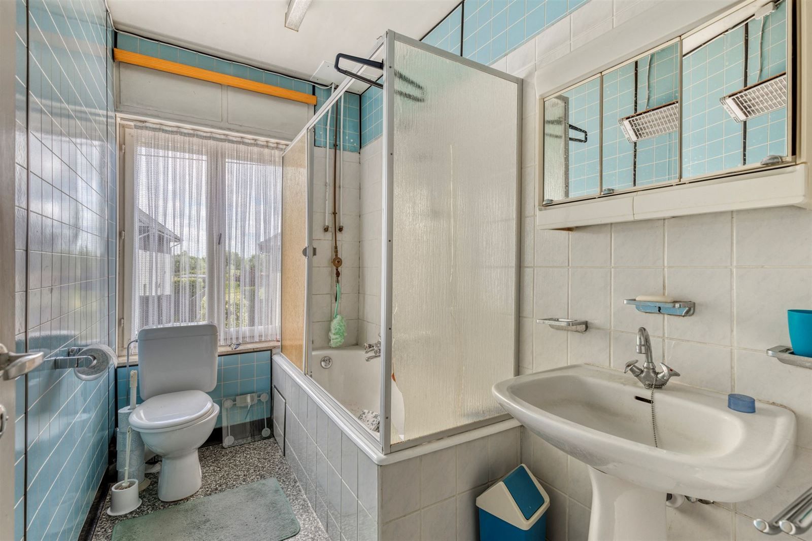 Driegevelwoning gelegen in groene omgeving foto 17