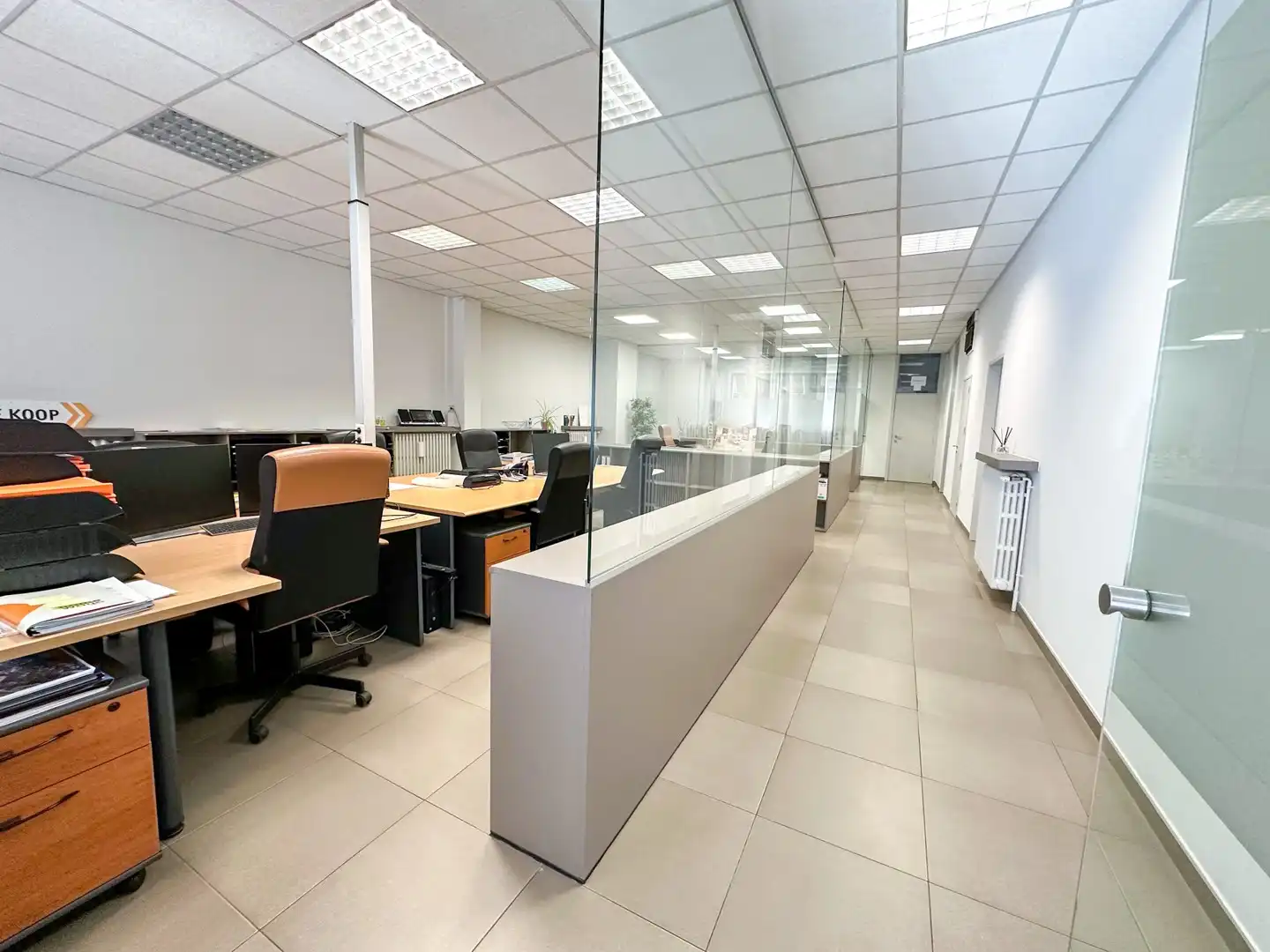 Commercieel gelijkvloers met grote zichtbaarheid in centrum! foto 8