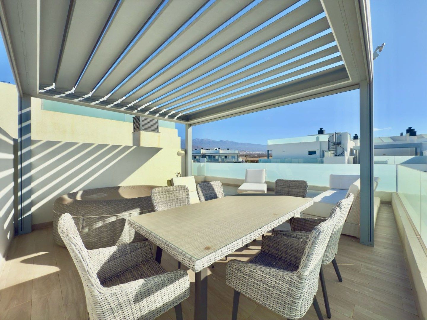 Elegante penthouse aan zee met privé dakterras in La Tejita foto 10
