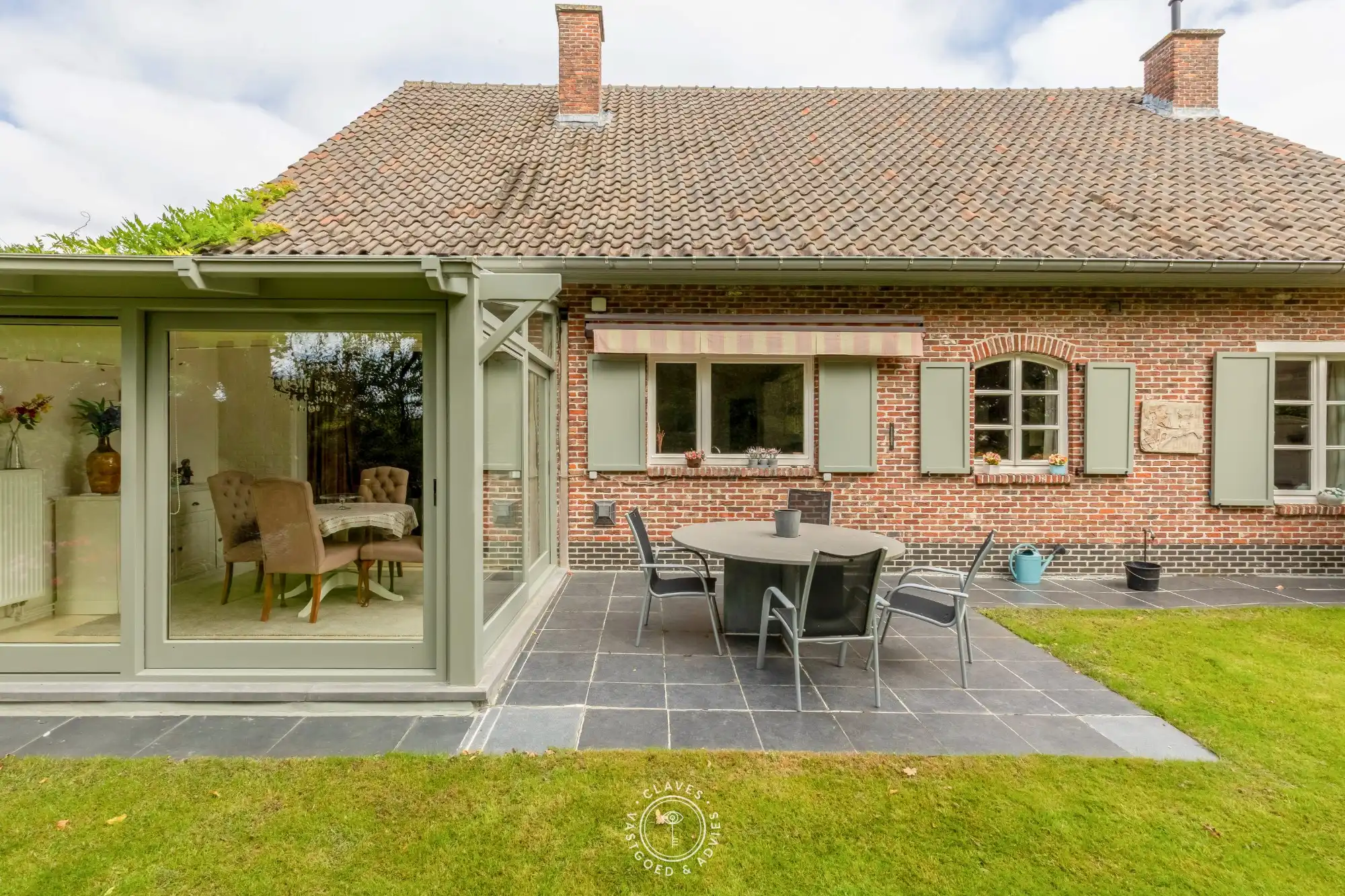 Stijlvol wonen met de allures van een bungalow op een geweldige locatie foto 18