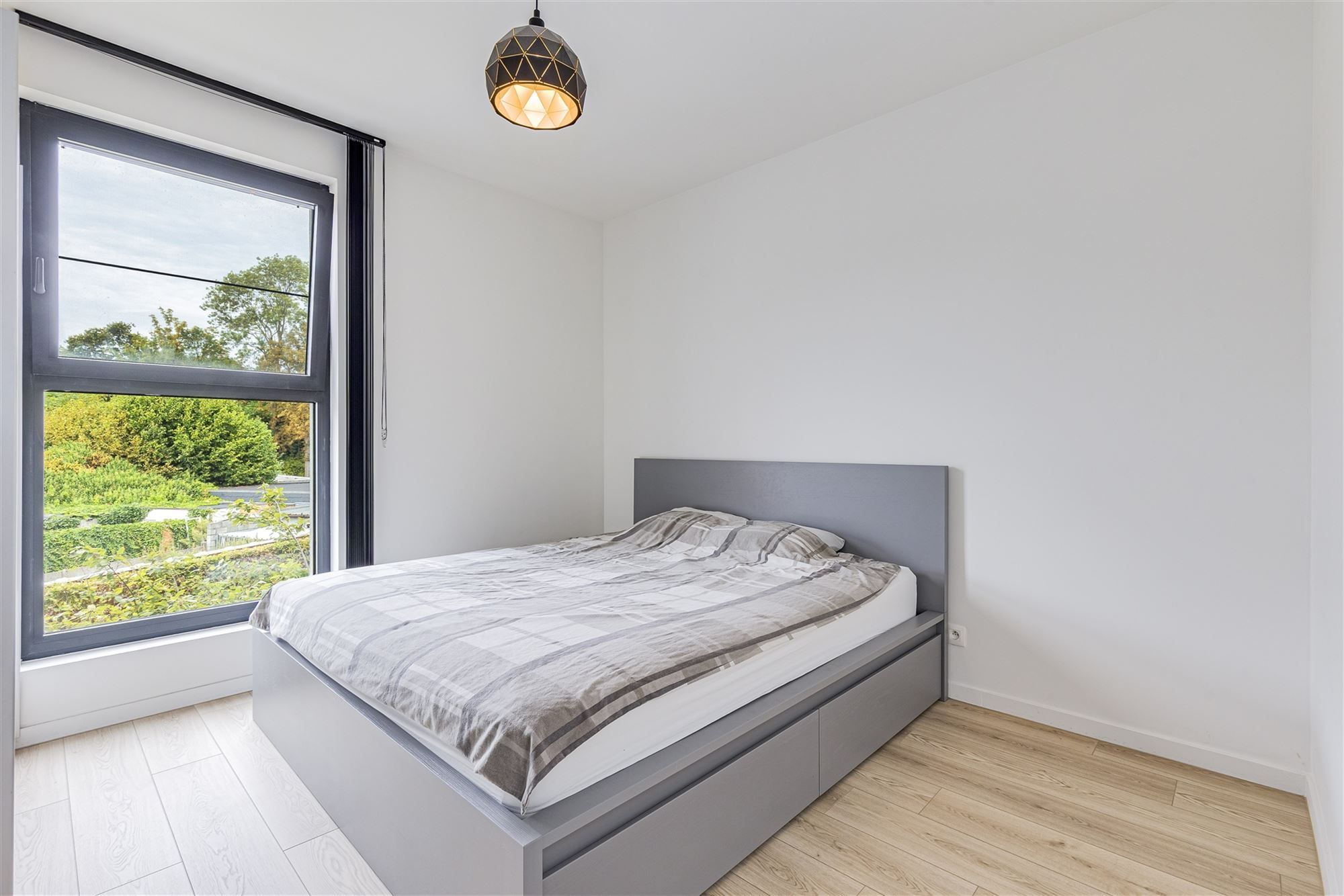 Recent energiezuinig appartement met terras foto 9