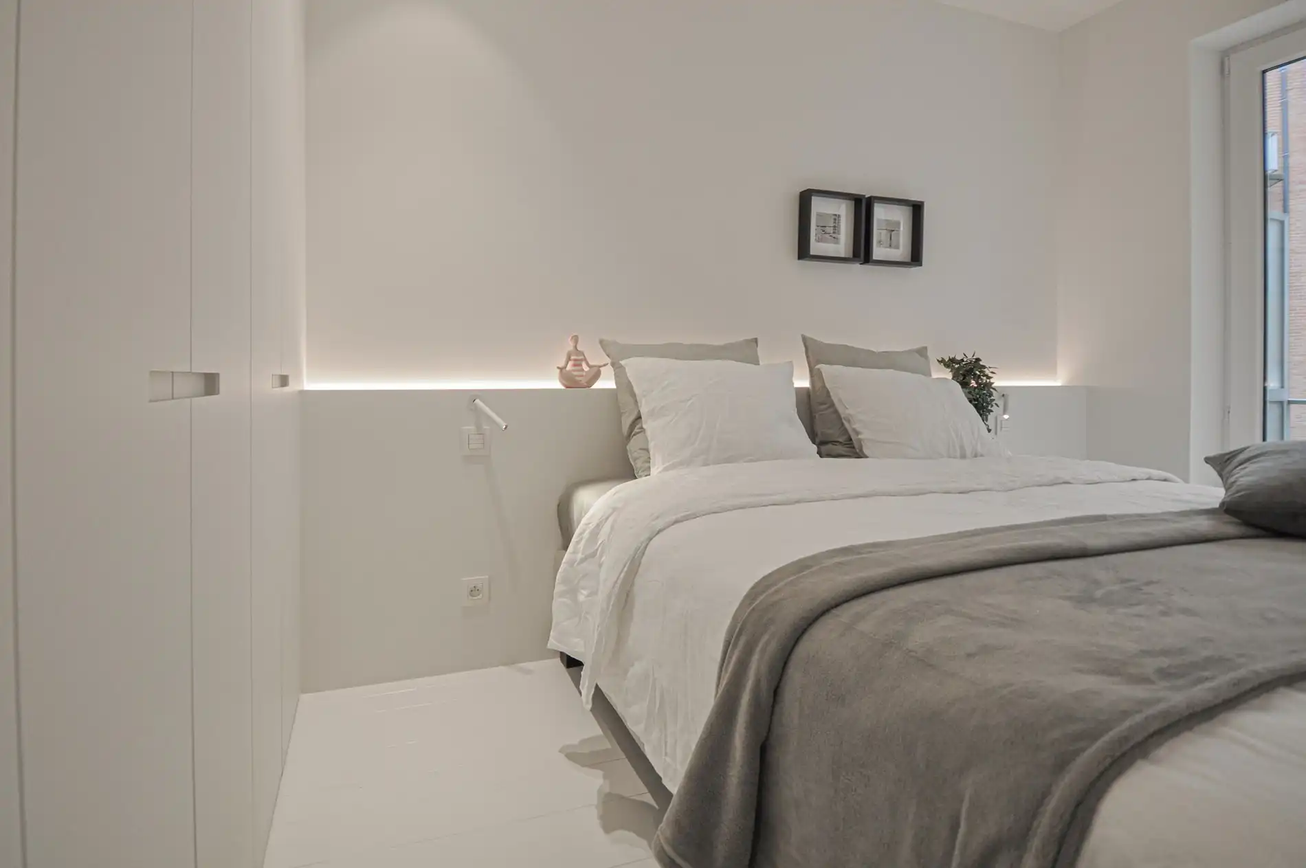 Volledig gerenoveerd appartement met een mooi zijdelings zeezicht gelegen in het Zoute. foto 11