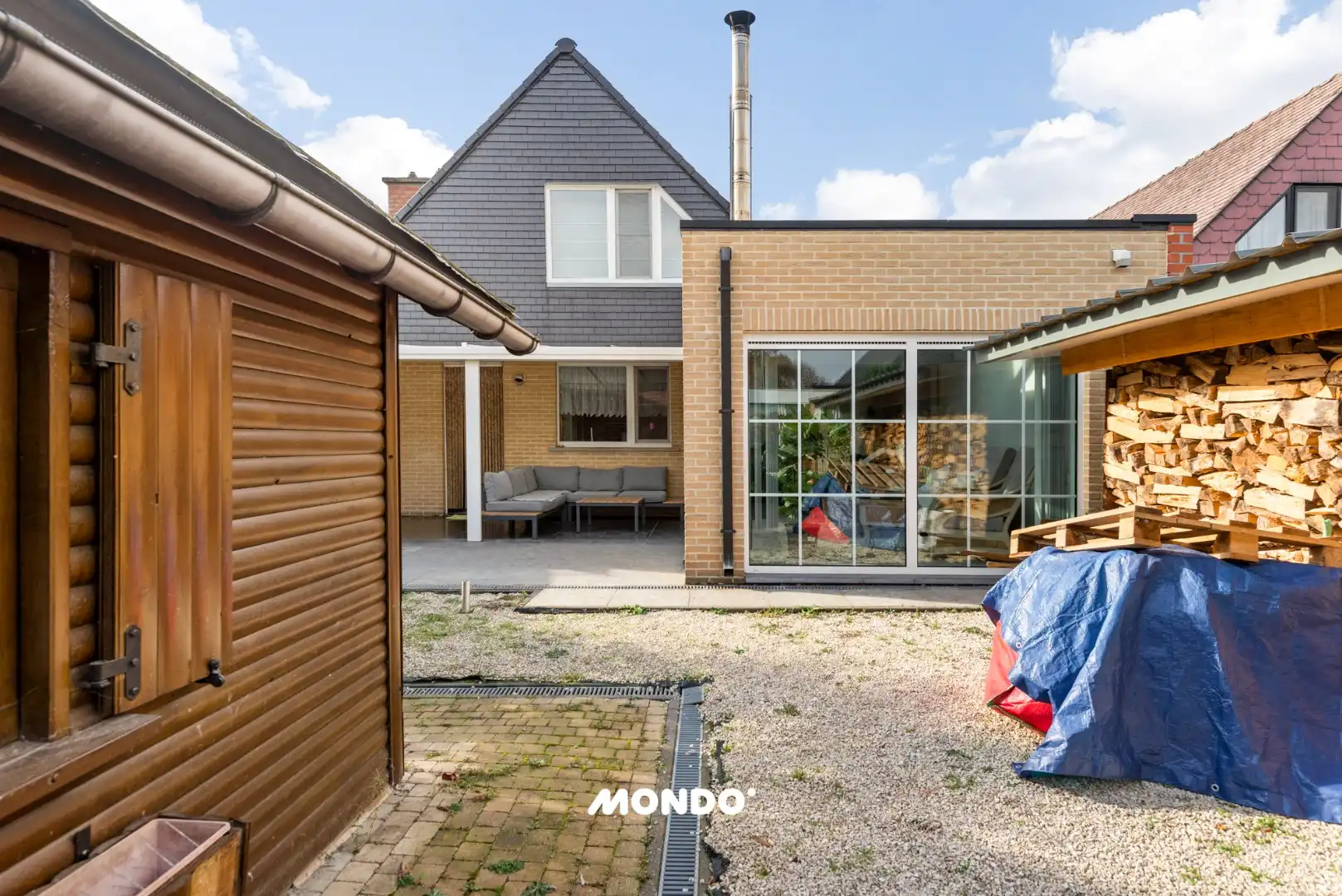 Ruime gezinswoning met 3 slaapkamers en lichtrijke aanbouw in een rustige doodlopende straat! foto 8