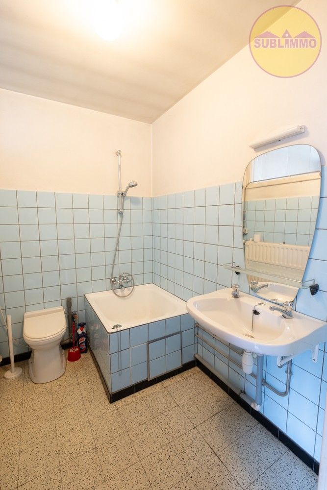 Op te frissen handelswoning met 5 slaapkamers te Tessenderlo-Ham foto 13