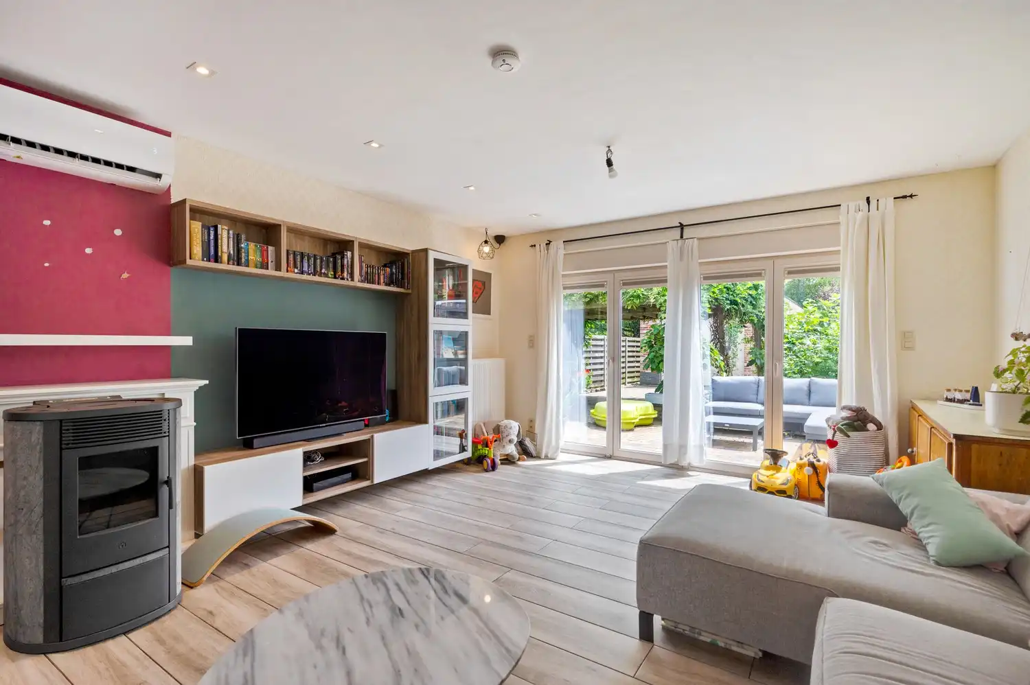 Recent gerenoveerde woning met 4 slaapkamers en ruime tuin foto 9