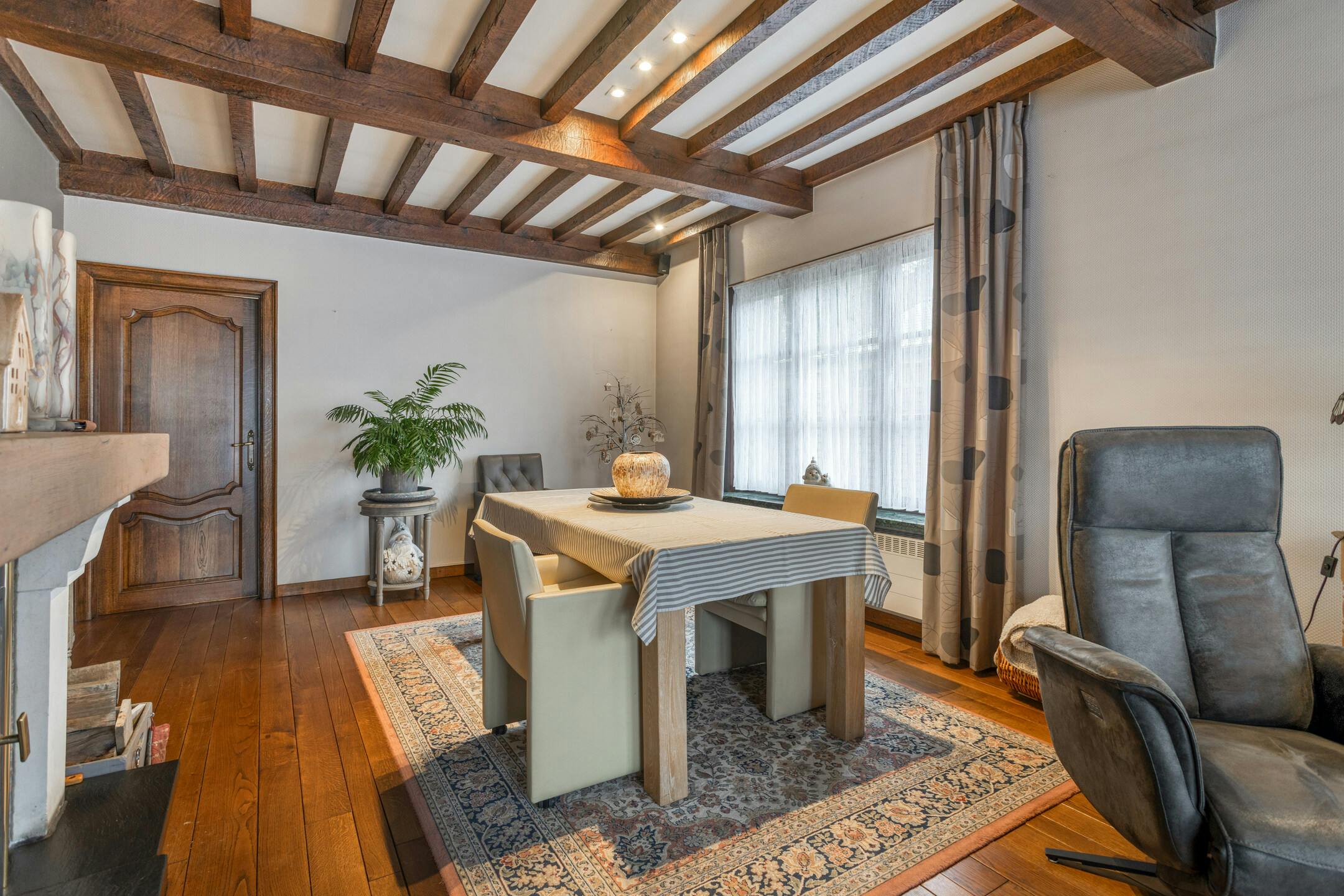 Karaktervolle open bebouwing met véél potentieel te koop in Ursel foto 5