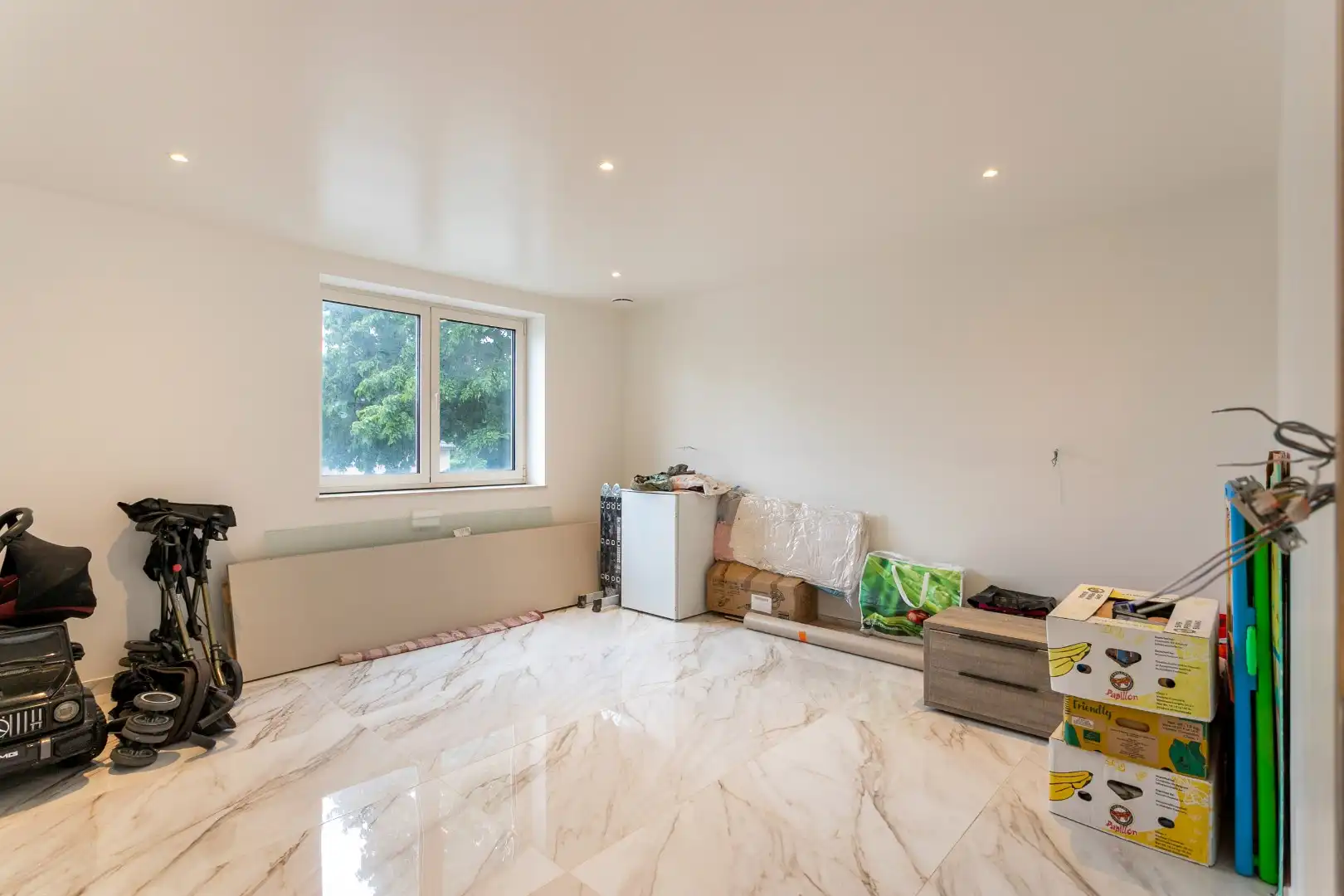 Ruime recente halfopen bebouwing met 7 slaapkamers en inpandige garage foto 14
