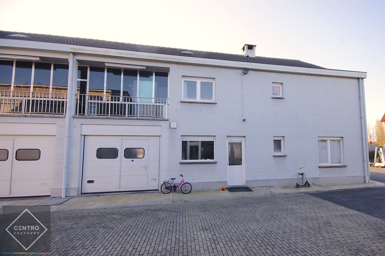 Ruime woning met 4 slpks, garage, bureel én tuin! foto 21