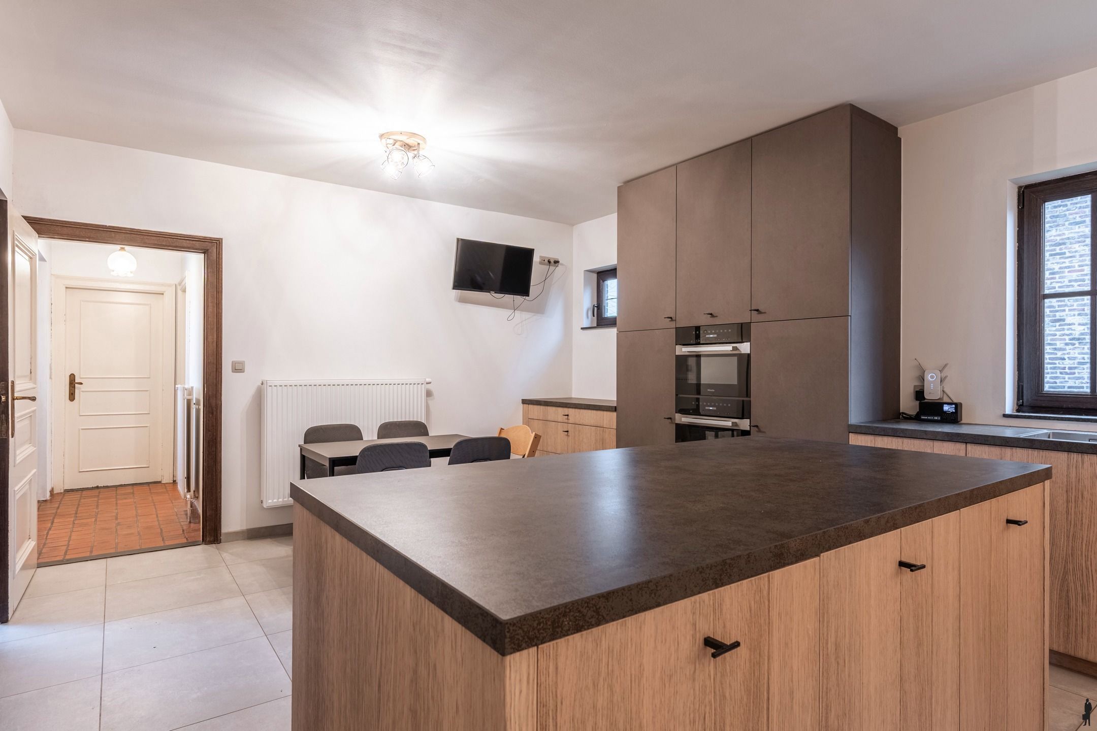 Grotendeels gerenoveerde villa met 4-5 slpk. in centrum Ravels foto 14