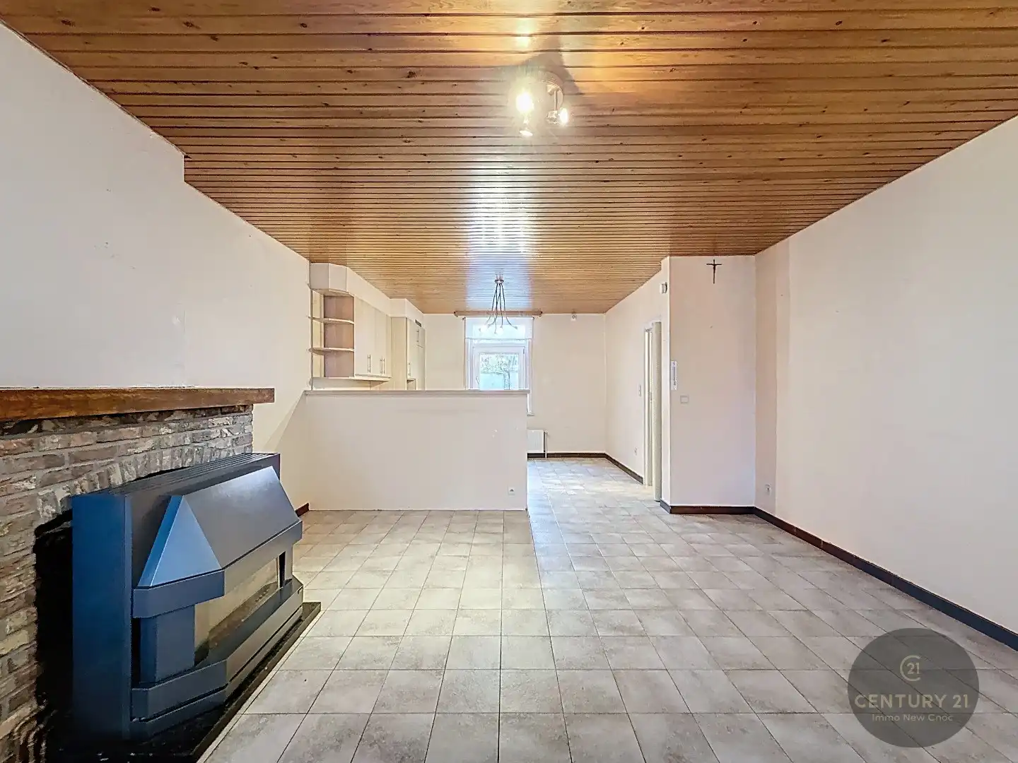 Op te frissen woning met ruime garage, tuin en oprit  foto 5