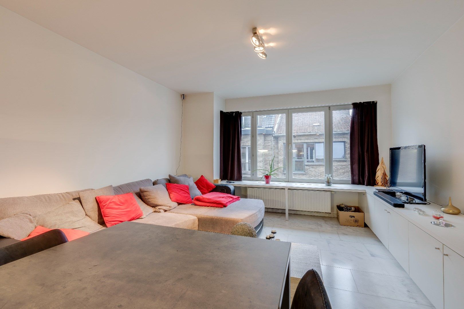 Zeer ruim 1-slaapkamer appartement met bureauruimte foto 3