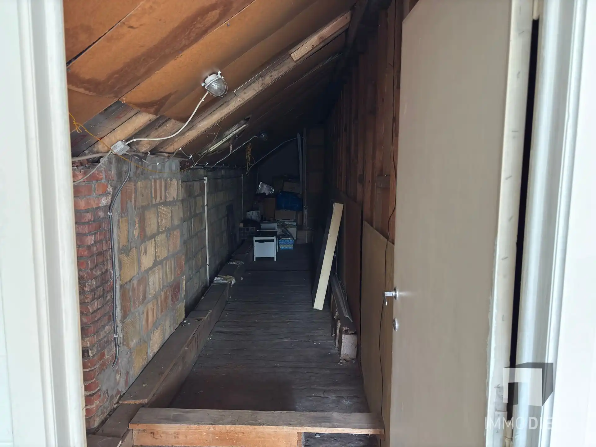 Ruime betaalbare woning met veranda en bijgebouw foto 45