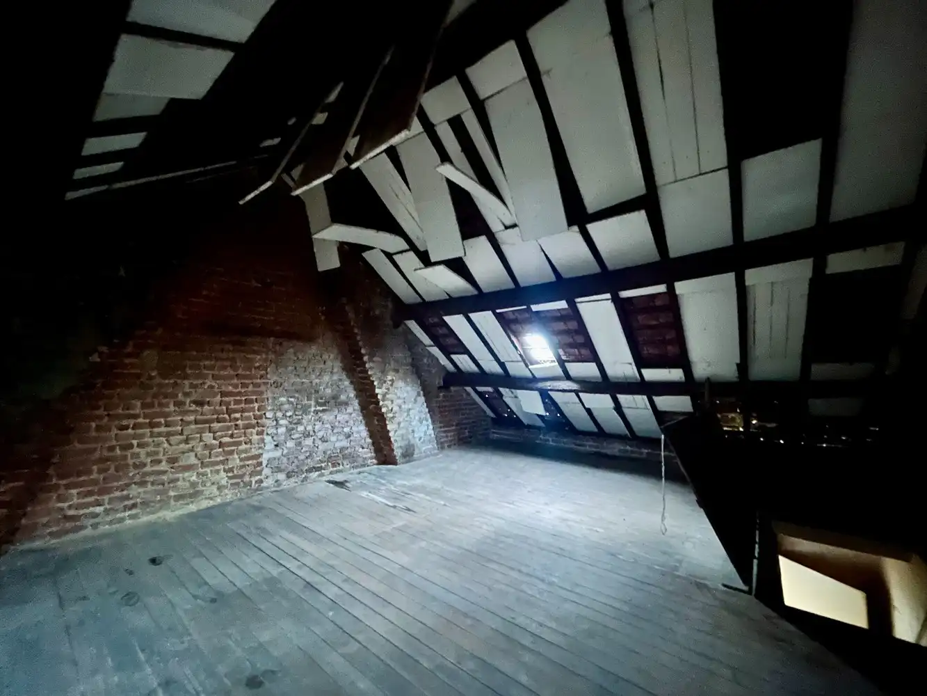 Te renoveren halfopen bebouwing met tuin - groot potentieel foto 14