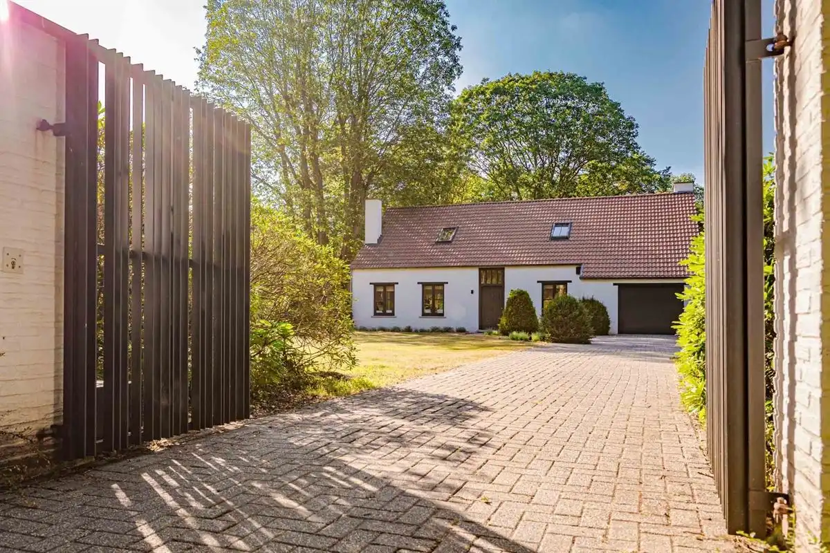 Stijlvol gerenoveerde villa op een uitzonderlijk groen perceel in Kapellenbos foto 32