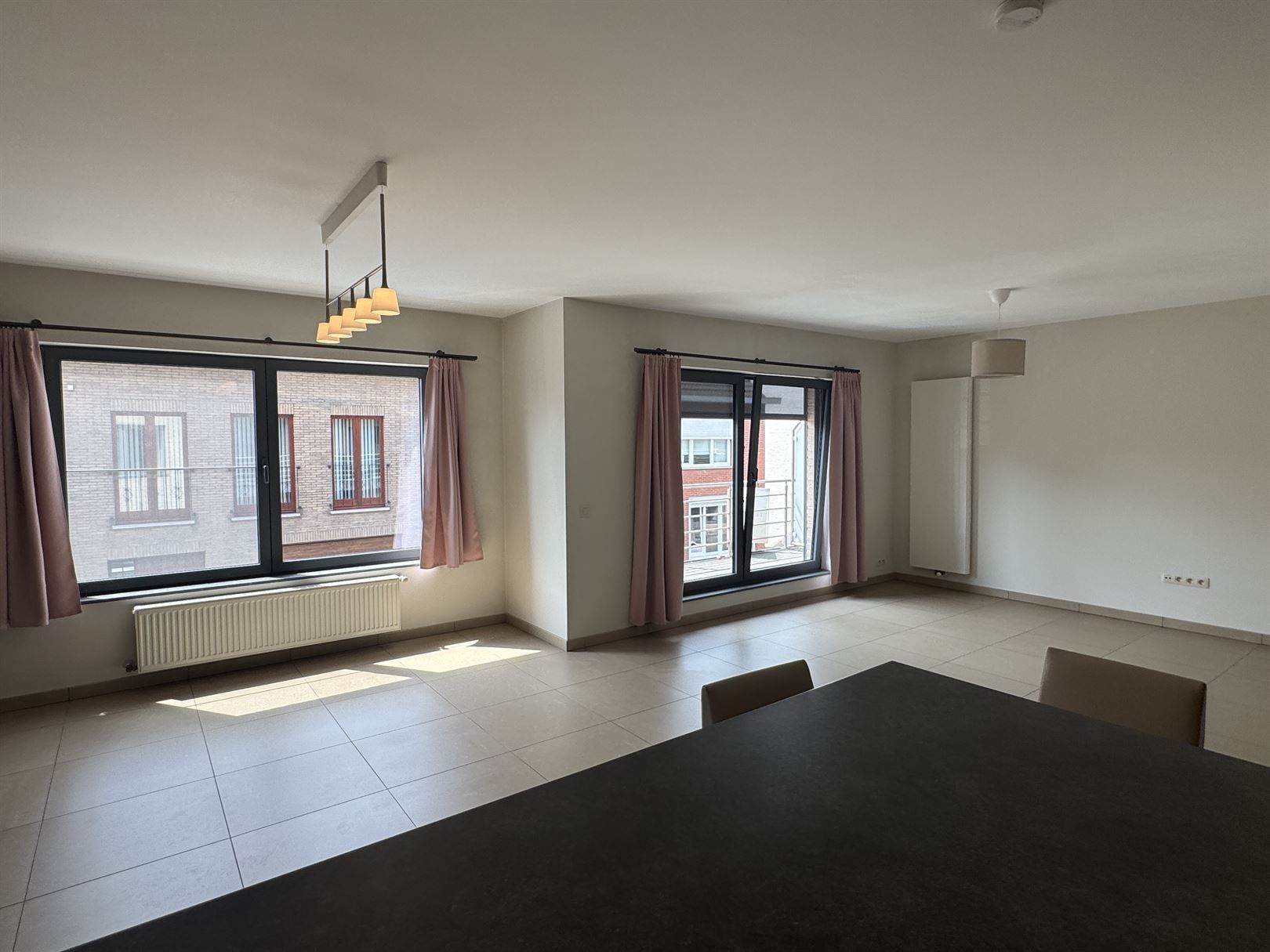 Modern instapklaar 2 slaapkamer appartement foto 5