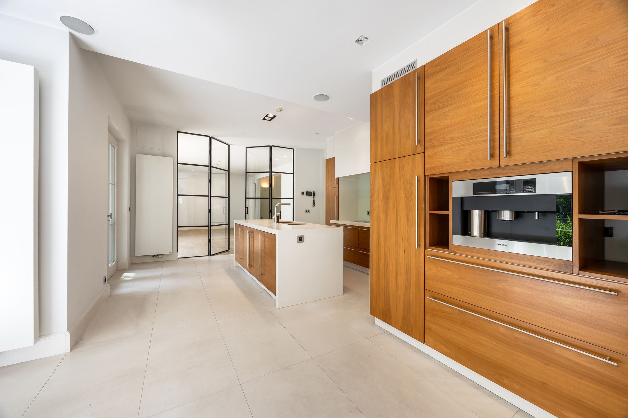 Instapklare villa op een riant perceel van 3.750 m² foto 12