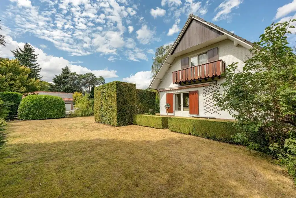 Klassieke te renoveren villa op een mooi hoekperceel in wijk "Hertebos" foto 23