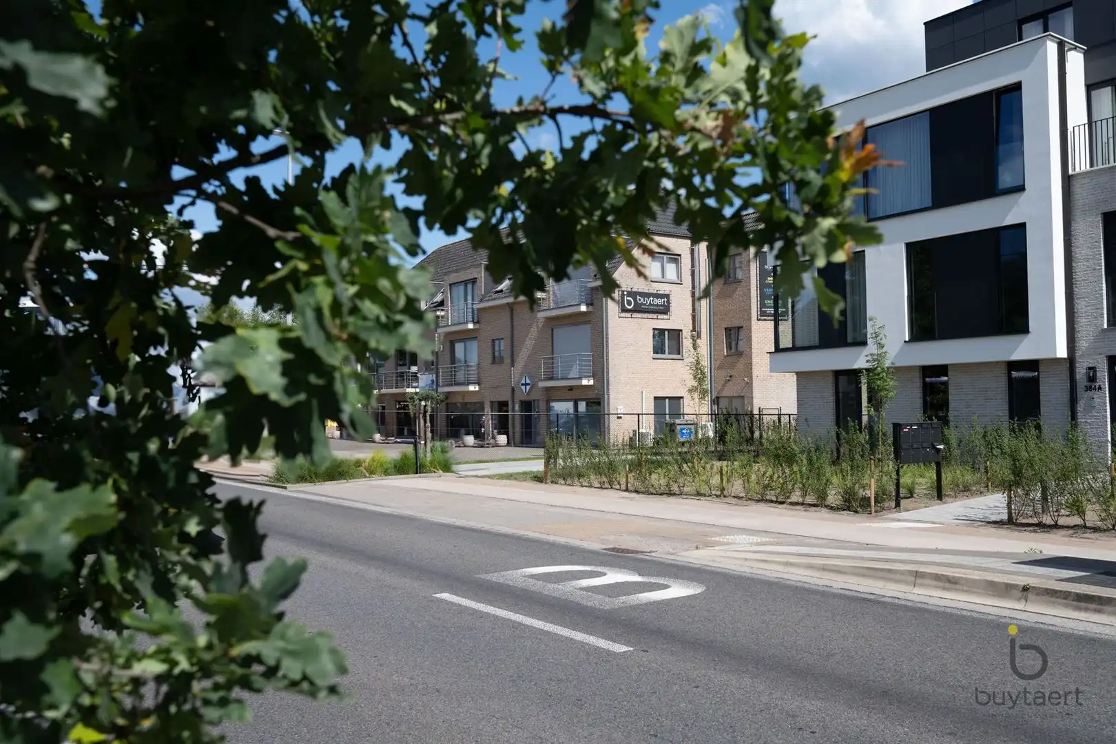 Handelsruimte met parking in Schilde. foto 3