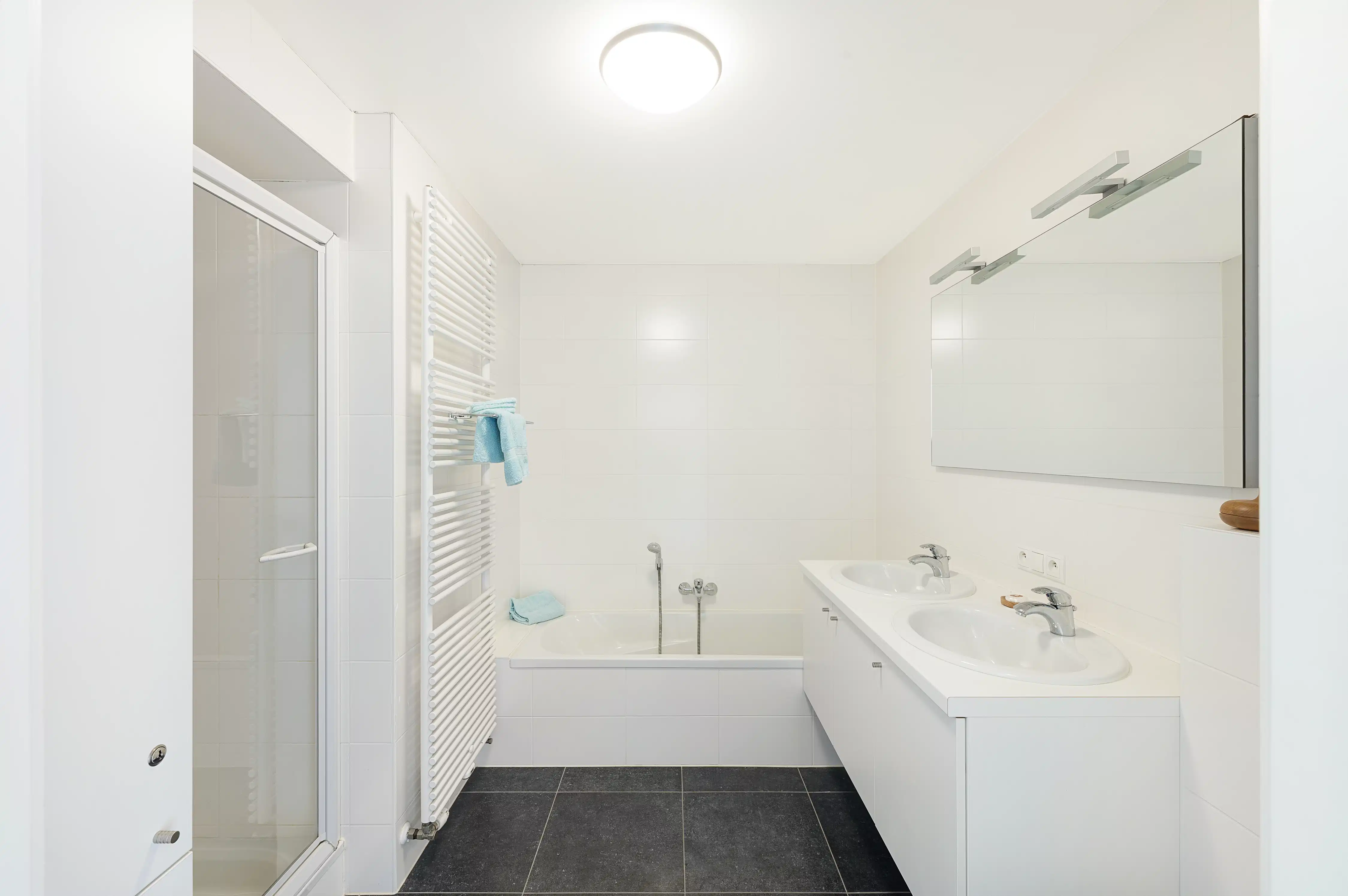 Ruim Duplex appartement op enkele passen van de Zeedijk te Duinbergen foto 21