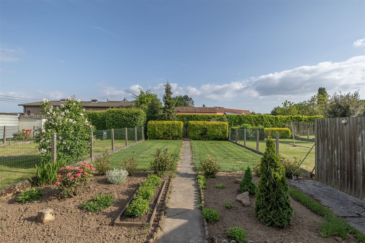 Label c, 4 slpk, mooie tuin, traplift, vernieuwd foto 2